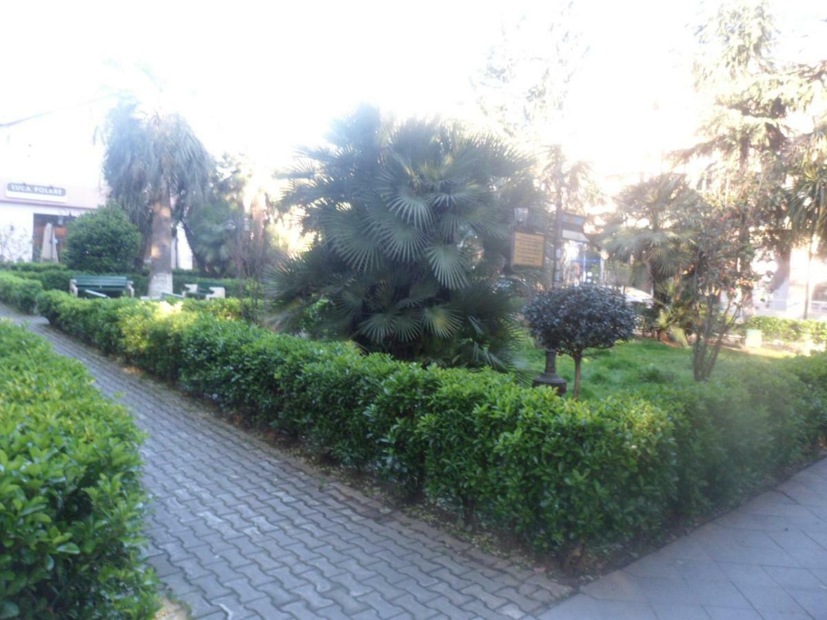 Apartment Zurabi Batumi Exterior foto